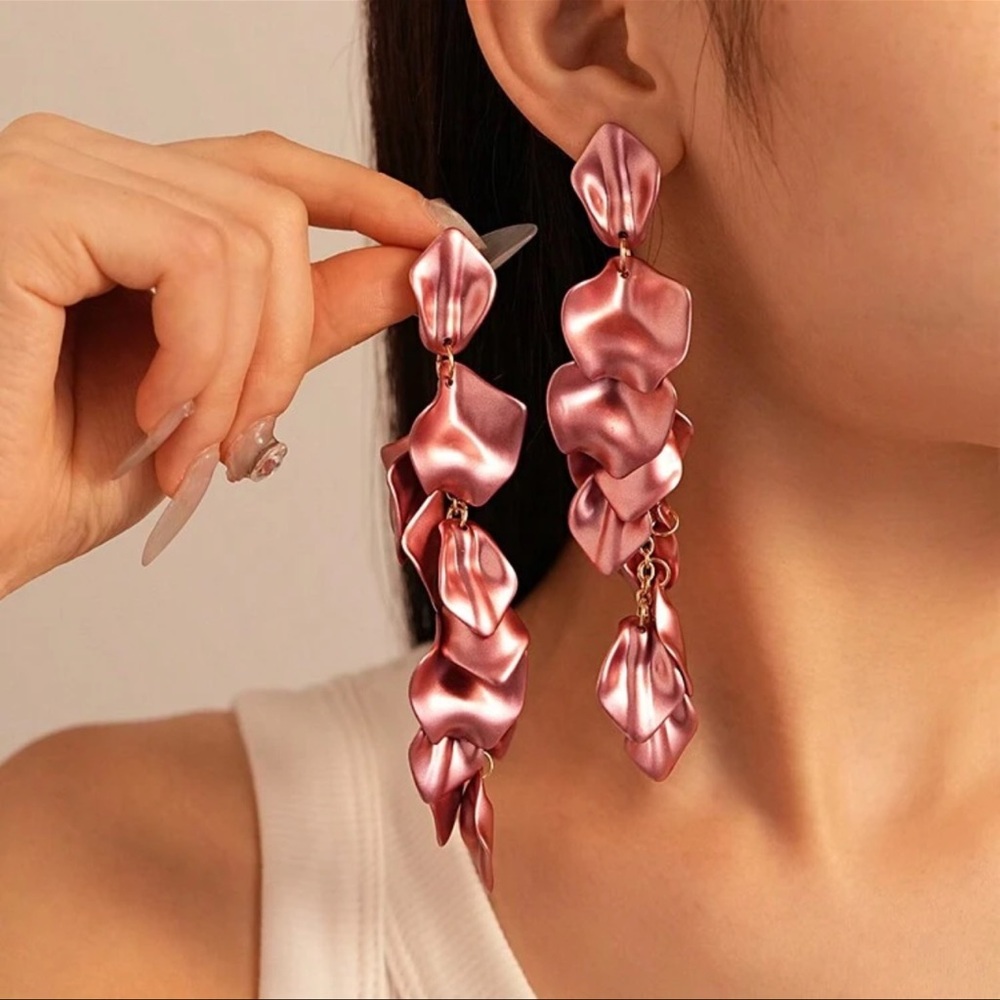 Acrylic Petal Dangles - Metallic Gold - Picture 4 of 6